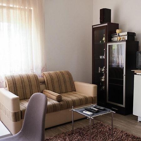 Cozy Spacious Apartment Печ Екстер'єр фото