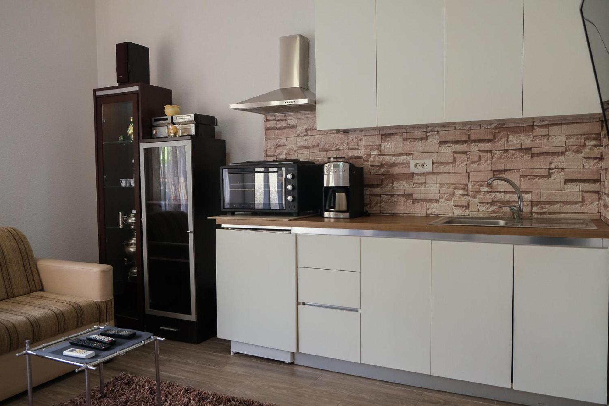Cozy Spacious Apartment Печ Екстер'єр фото