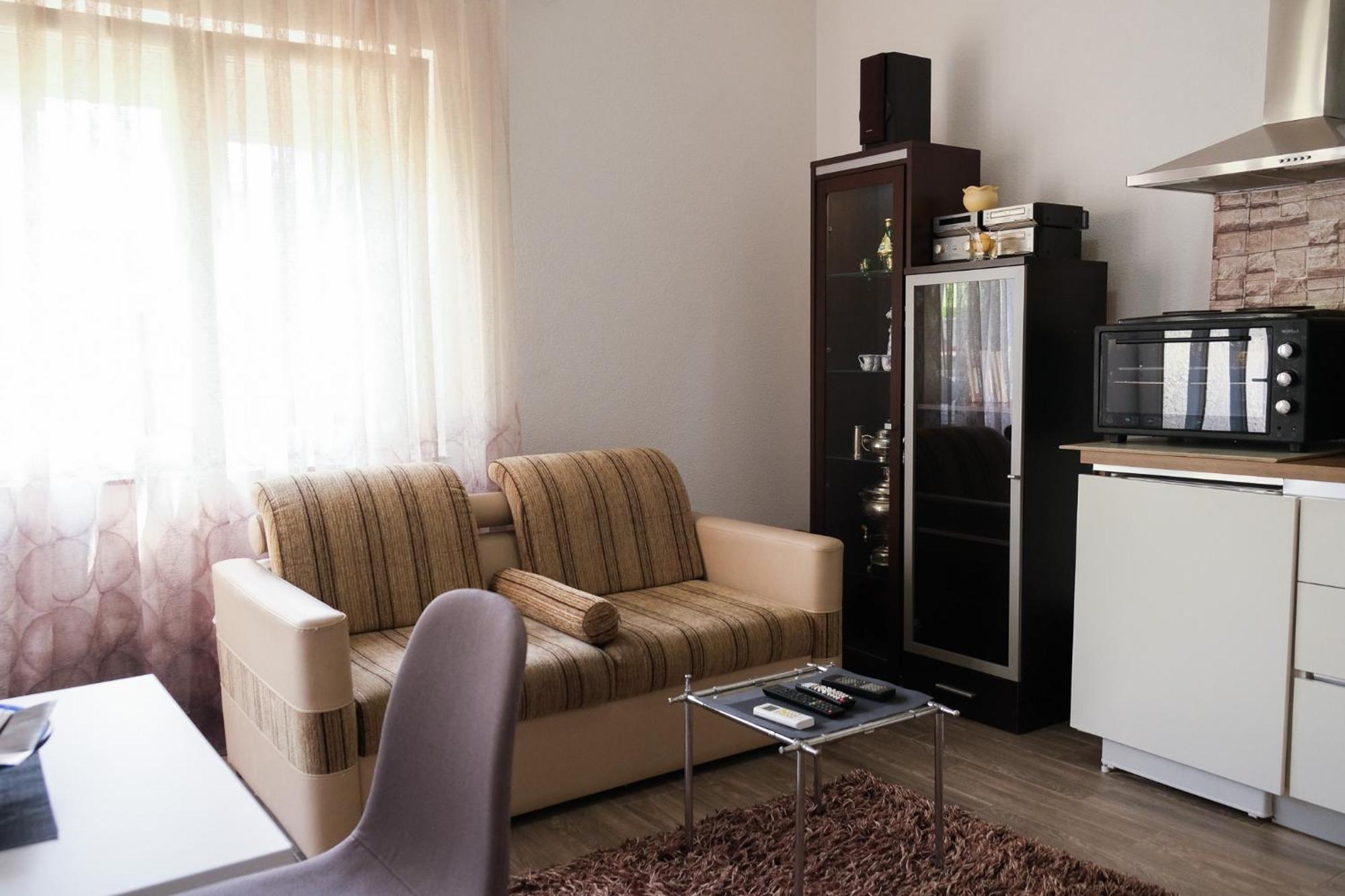 Cozy Spacious Apartment Печ Екстер'єр фото